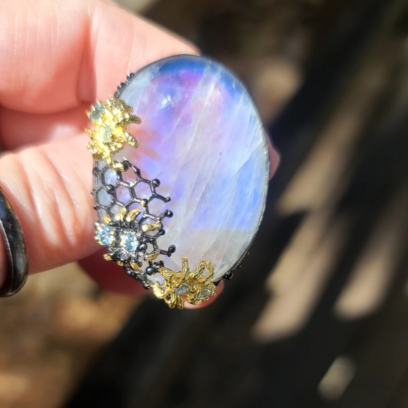 HUGE GORGEOUS Moonstone & Aquamarine brooch w/24k Gold Spiders - Picture 4 of 11